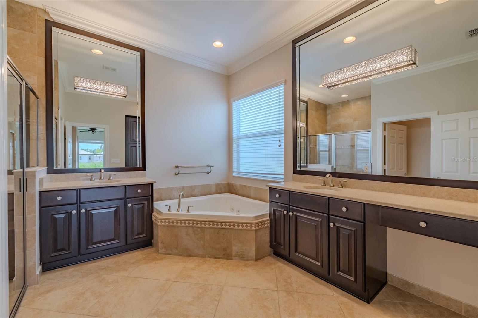 VALENCIA LAKES TR J PH 1 - Residential