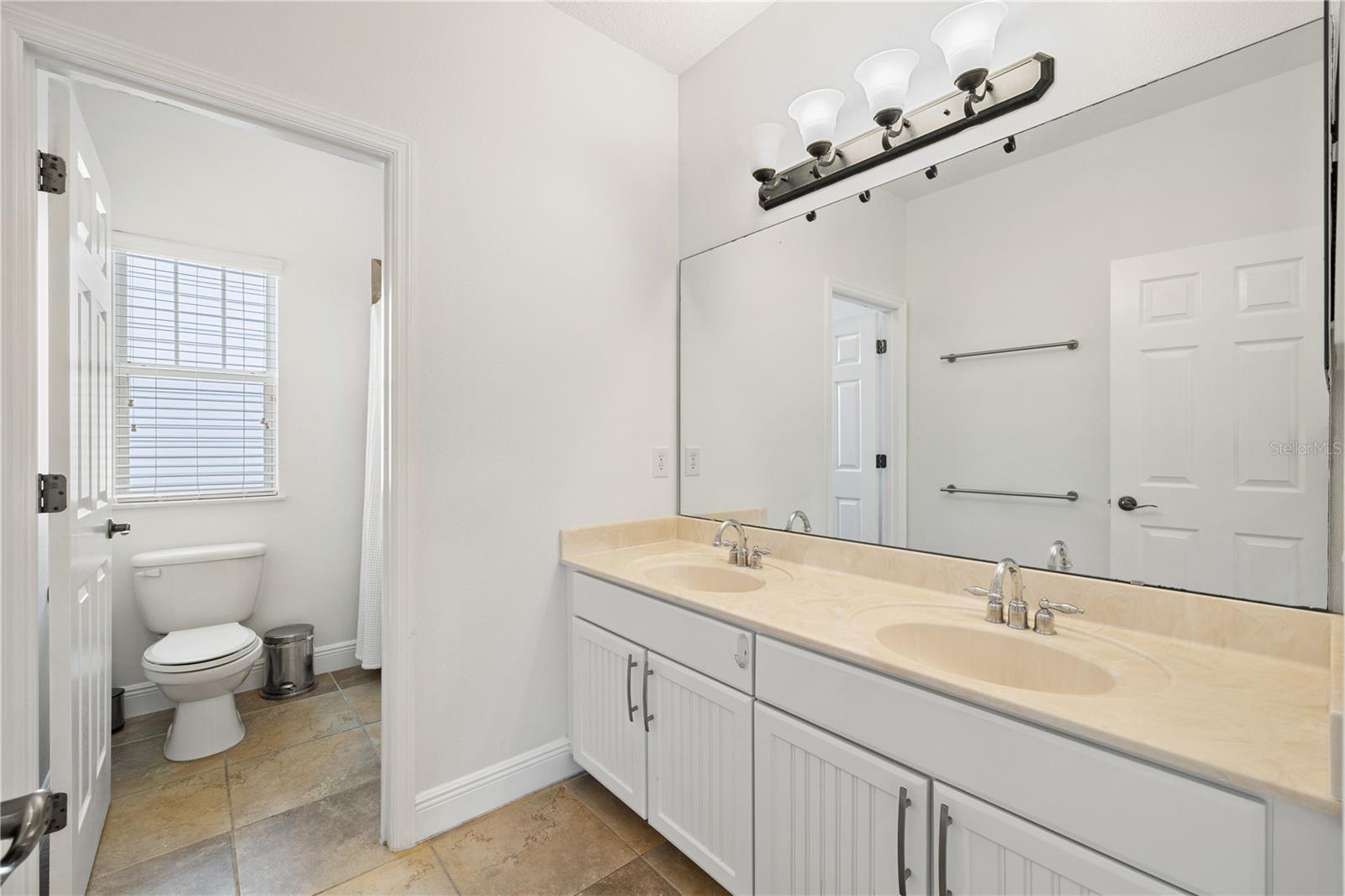 BALDWIN PARK UNIT 10 - Residential Lease