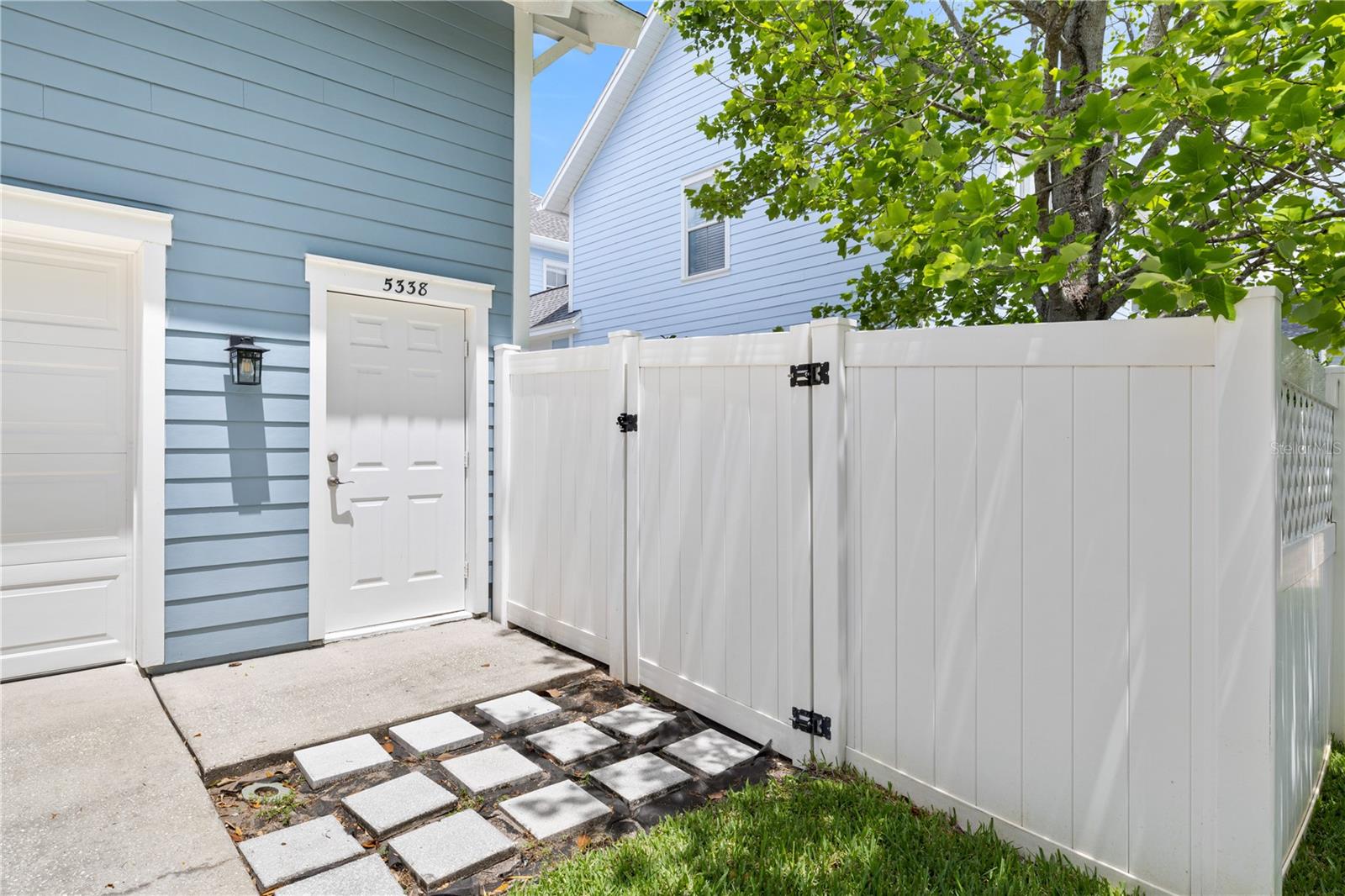 BALDWIN PARK UNIT 10 - Residential Lease