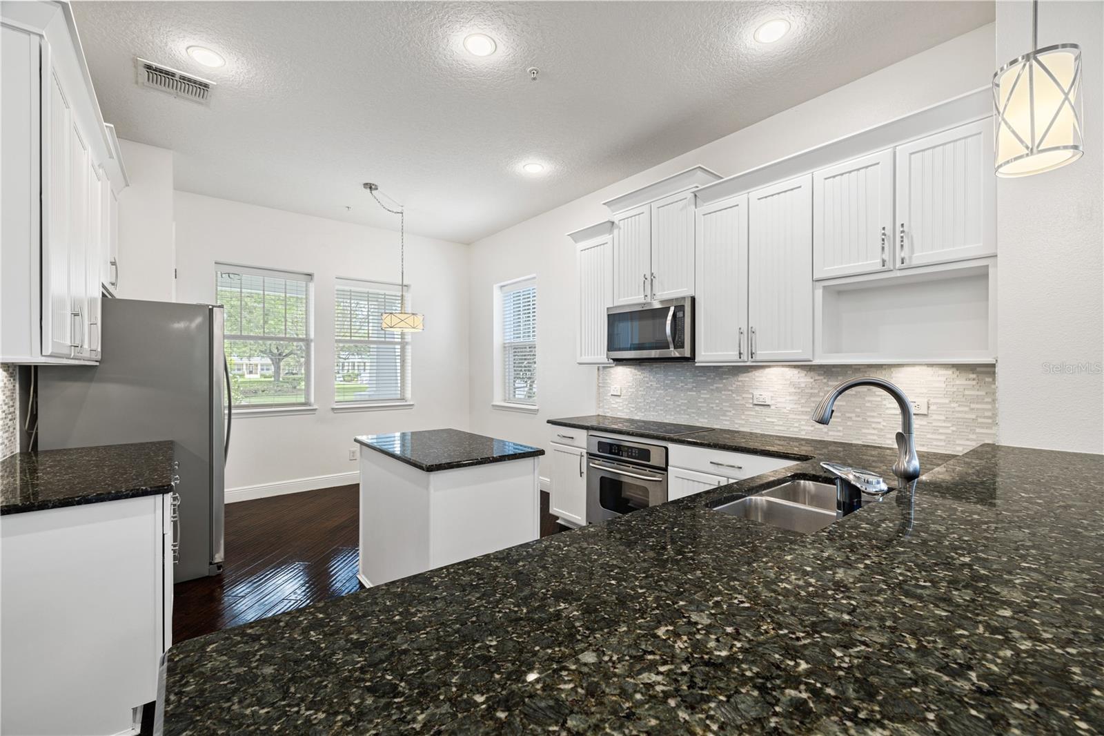 BALDWIN PARK UNIT 10 - Residential Lease