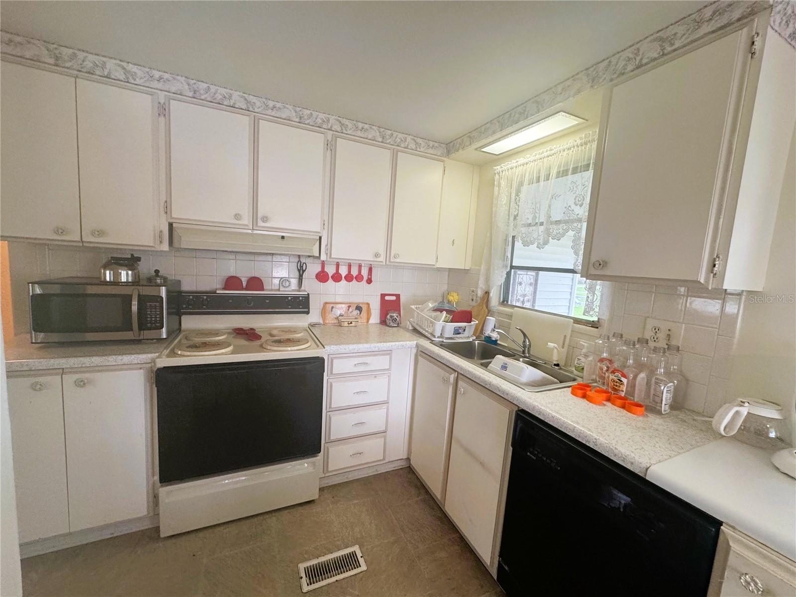 HAWTHORNE AT LEESBURG A COOP - Residential