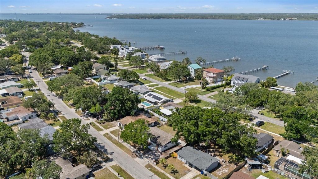 Photo of 324 Country Club Drive, Oldsmar, FL 34677 (MLS # TB8379269)