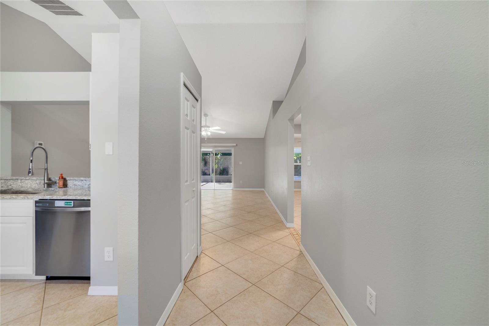 COLLEGE HEIGHTS PH 02 - Residential Lease