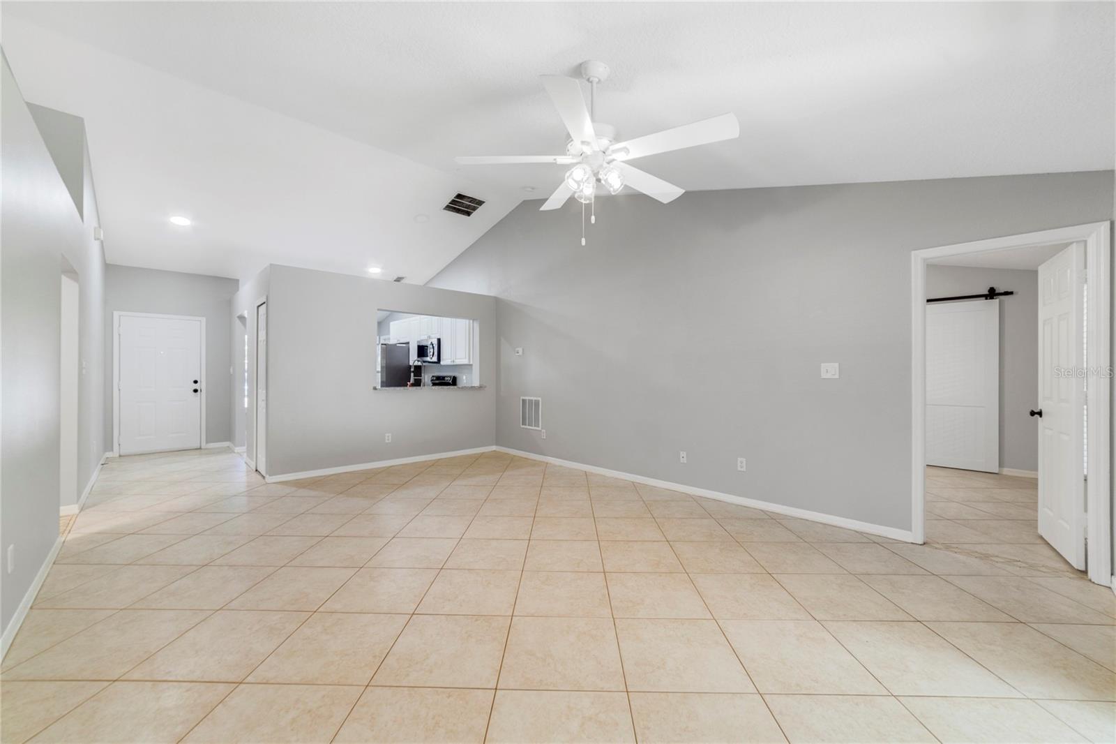 COLLEGE HEIGHTS PH 02 - Residential Lease