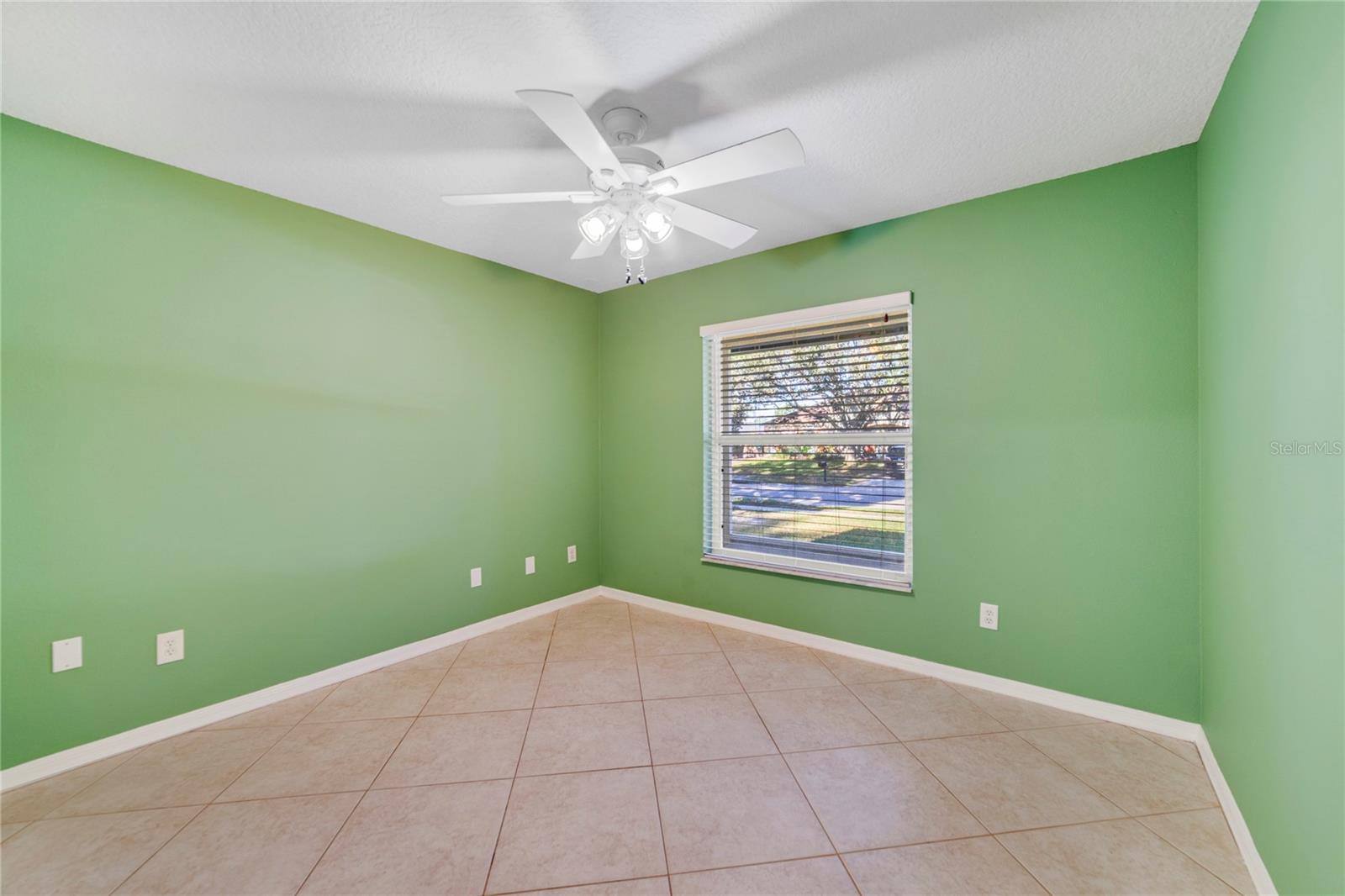 COLLEGE HEIGHTS PH 02 - Residential Lease