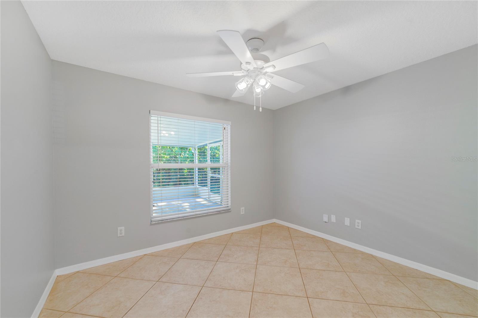 COLLEGE HEIGHTS PH 02 - Residential Lease