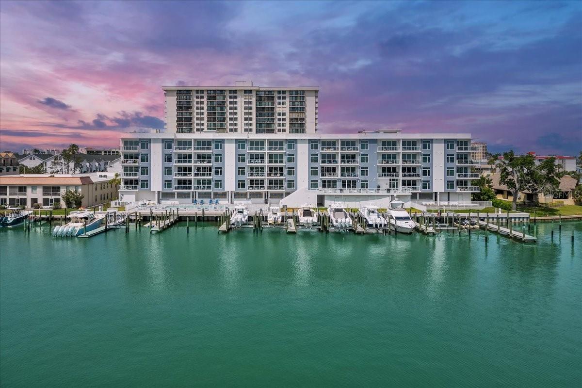 415 ISLAND WAY 303