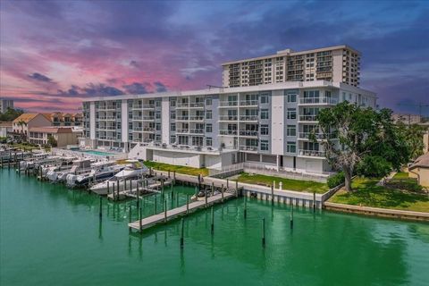 415 ISLAND WAY 303 CLEARWATER BEACH FL 33767