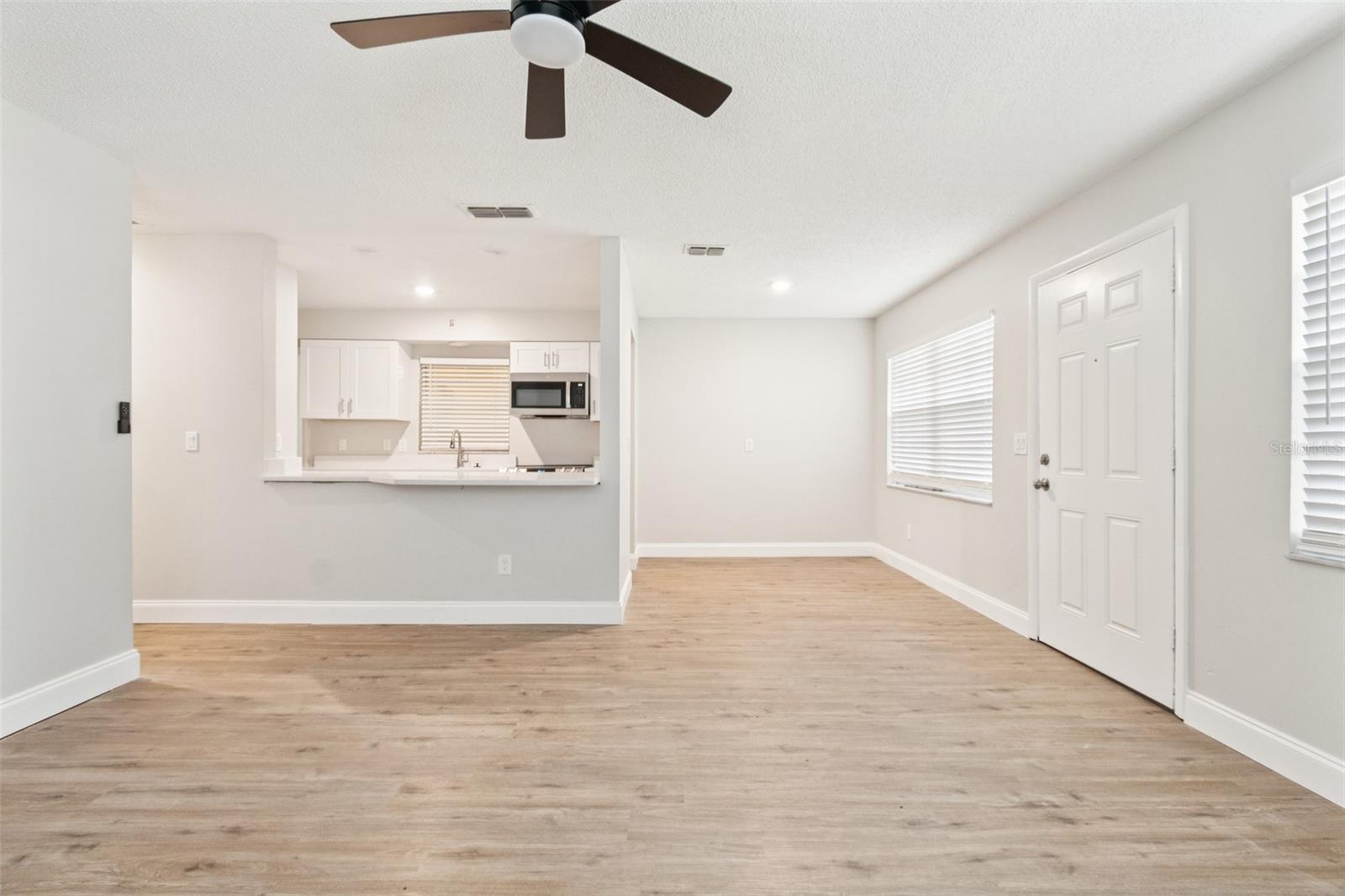 1811 QUEEN PALM DRIVE
