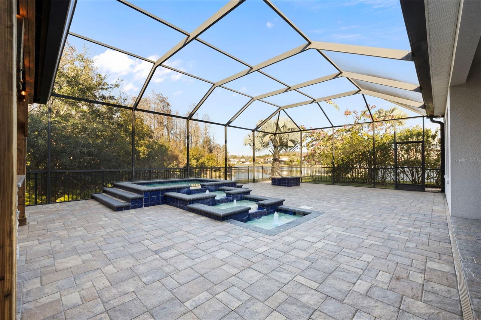 PROMENADE AT LAKE PARK PH - Residential