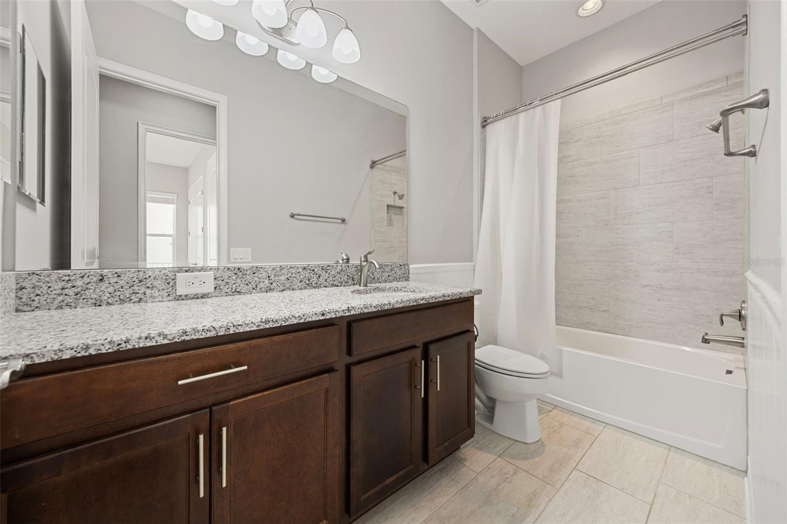 PROMENADE AT LAKE PARK PH - Residential