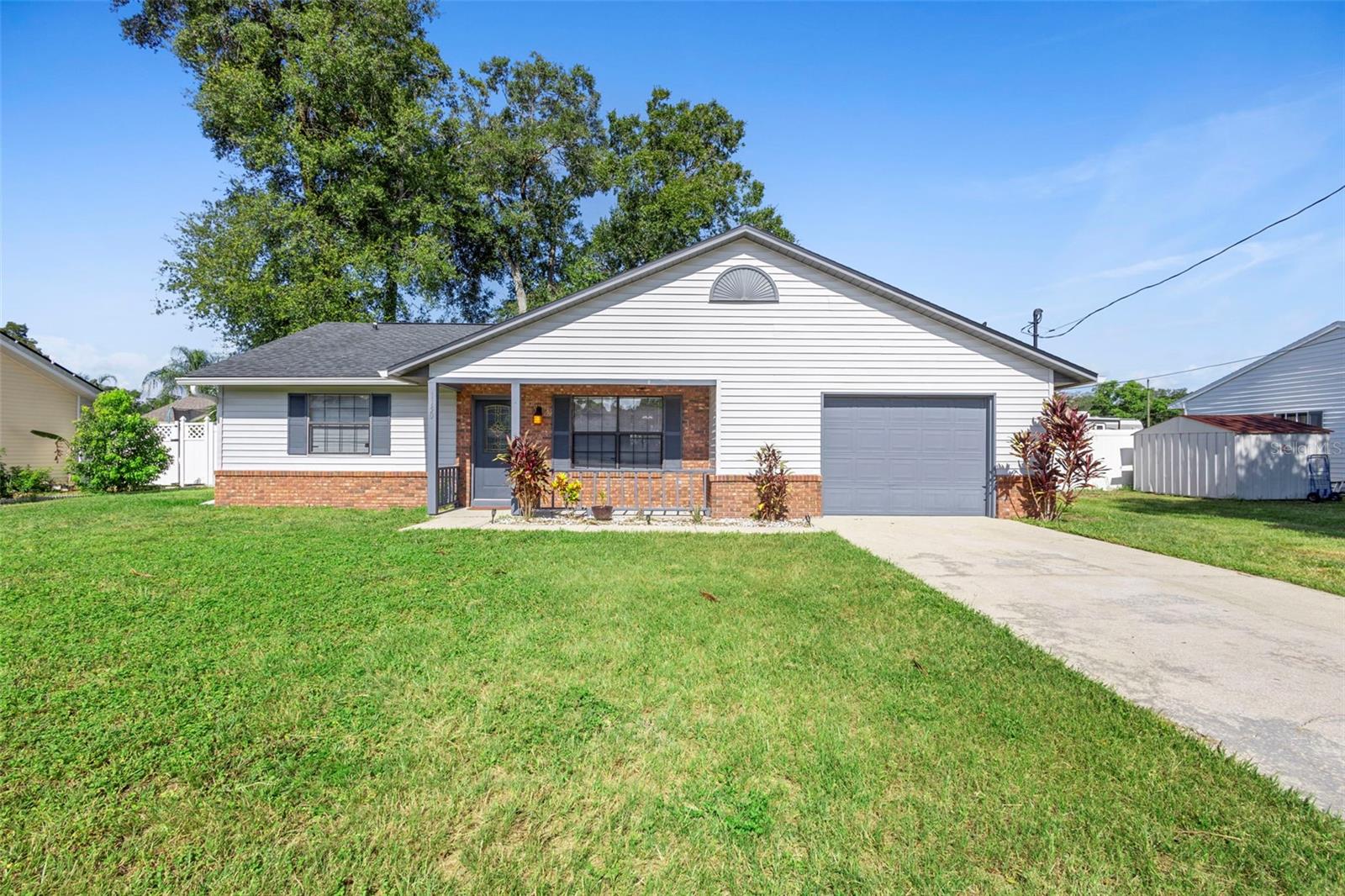 Charming DeLand, Fl Home with Owner-Financing Potential!
Step into this cute and well-maintained 3-bedroom, 2-bathroom, split-plan home offering 1,369 sq ft of comfortable living. Enjoy a dedicated den/office, a highly functional U-shaped kitchen with bar counter, and a convenient dining room.
A one-car attached garage adds 400 sq ft of valuable space. Best of all, the seller is providing OWNER-FINANCING for qualifying buyers!
Don't miss this opportunity. Contact listing agent for details and to schedule a private tour.