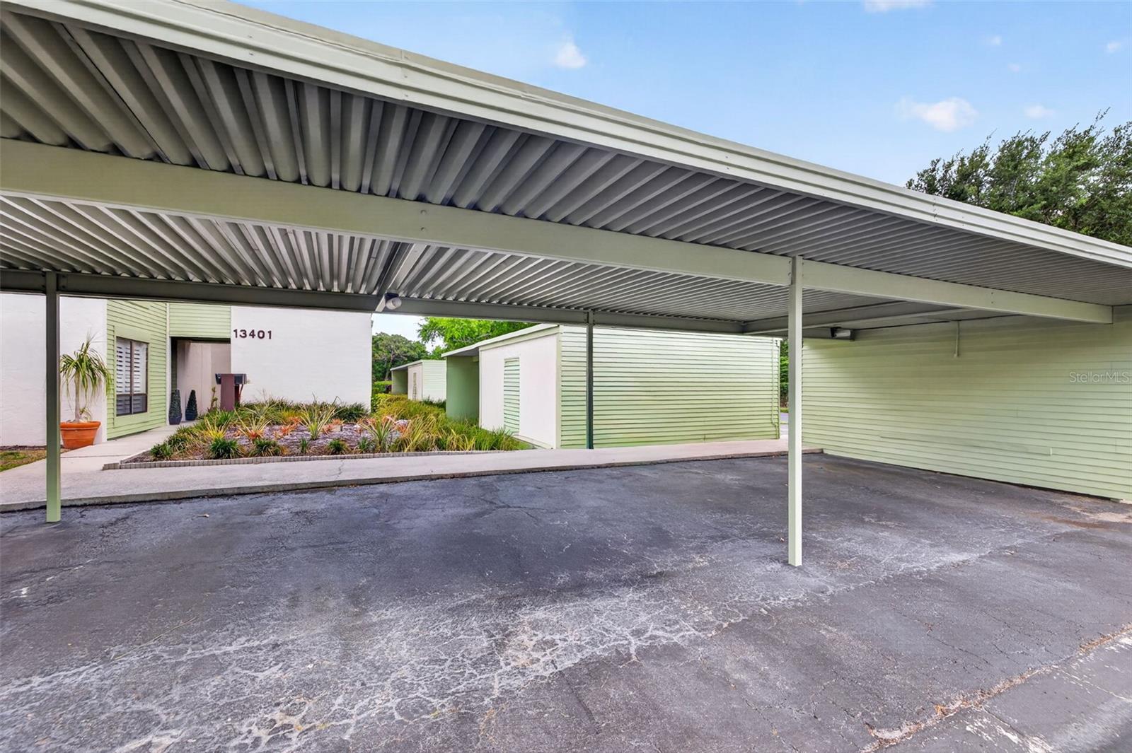 CARROLLWOOD VILLAGE PINE LAKE - Residential
