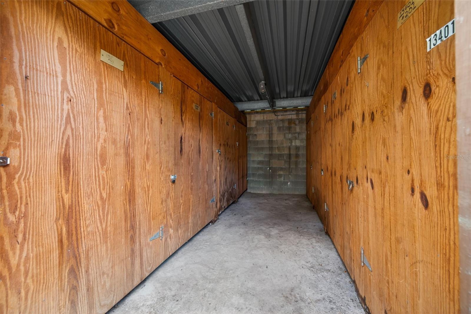 CARROLLWOOD VILLAGE PINE LAKE - Residential