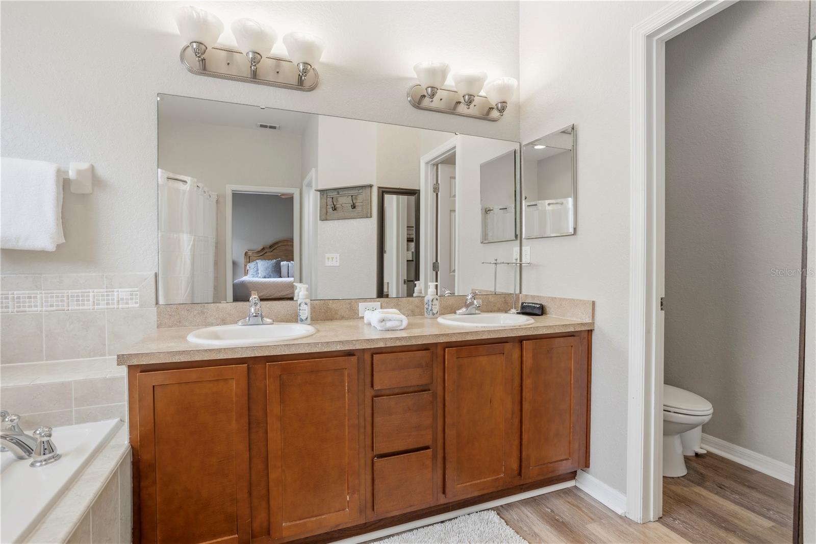 TOWNE PARK ESTATES - Residential