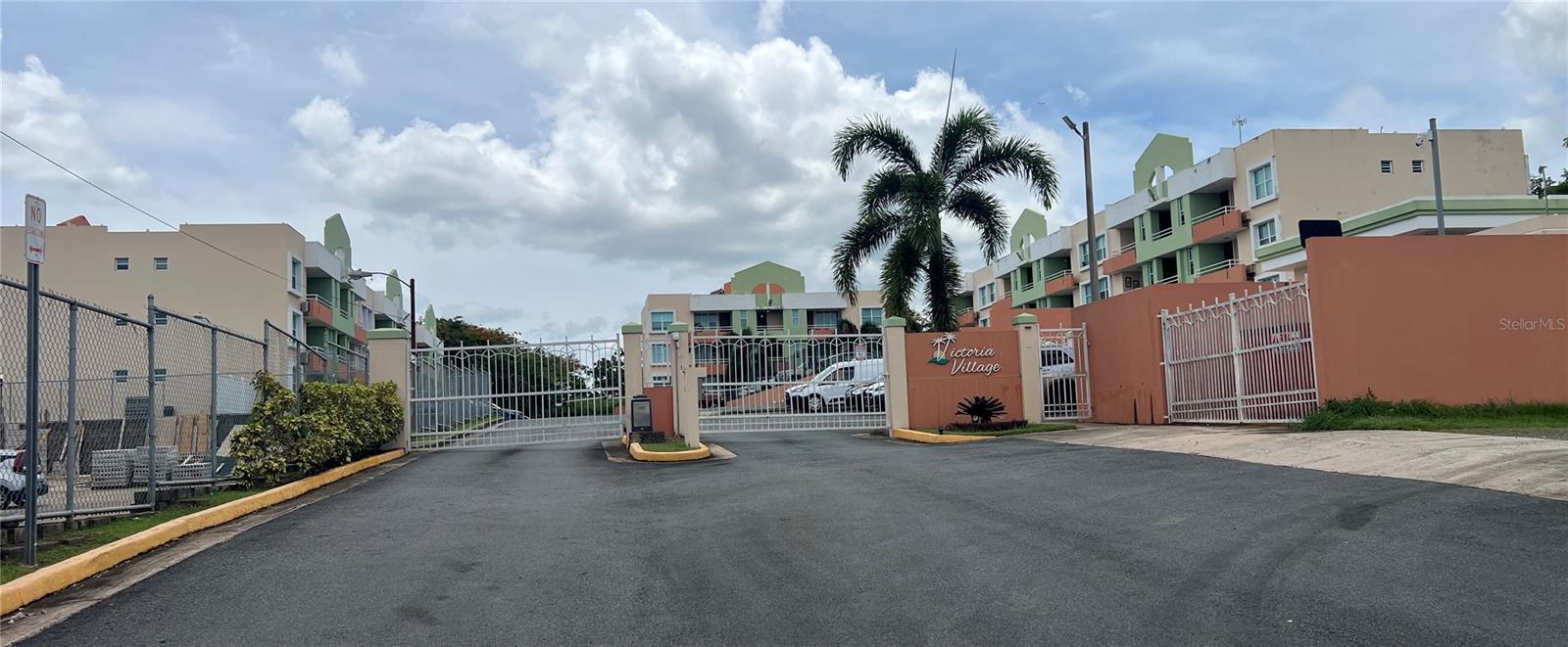 COND. VICTORIA VILLAGE - Residential Lease