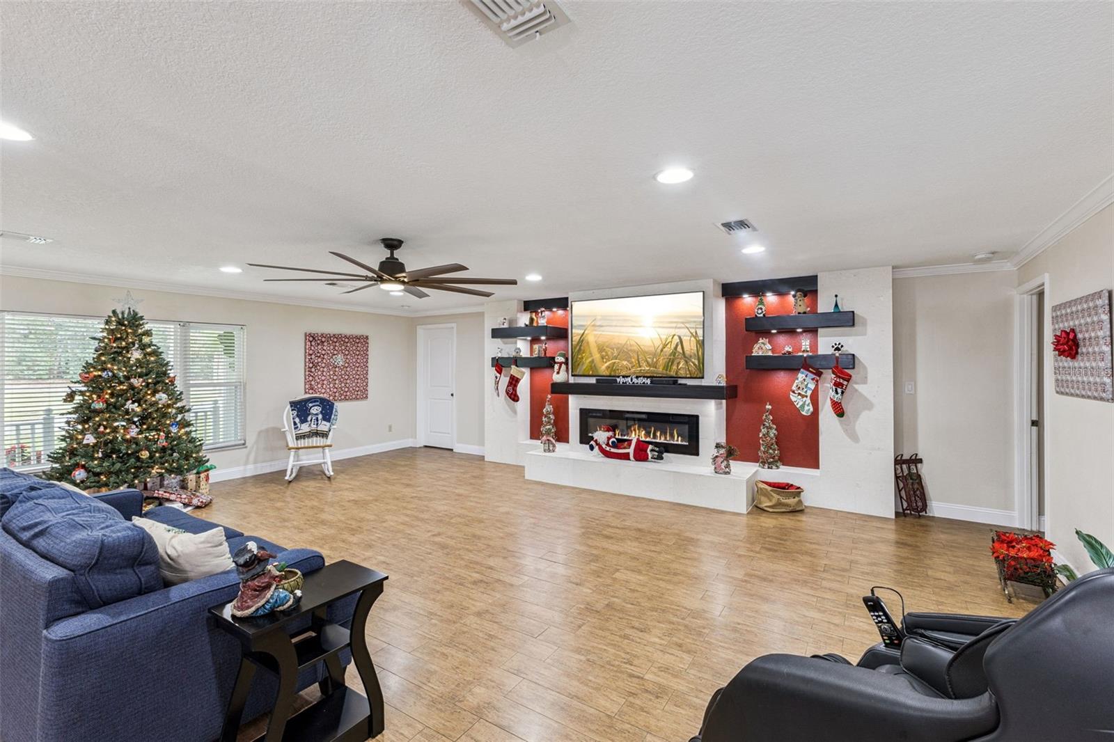 SANFORDS SUBSTANTIAL FARMS - Residential