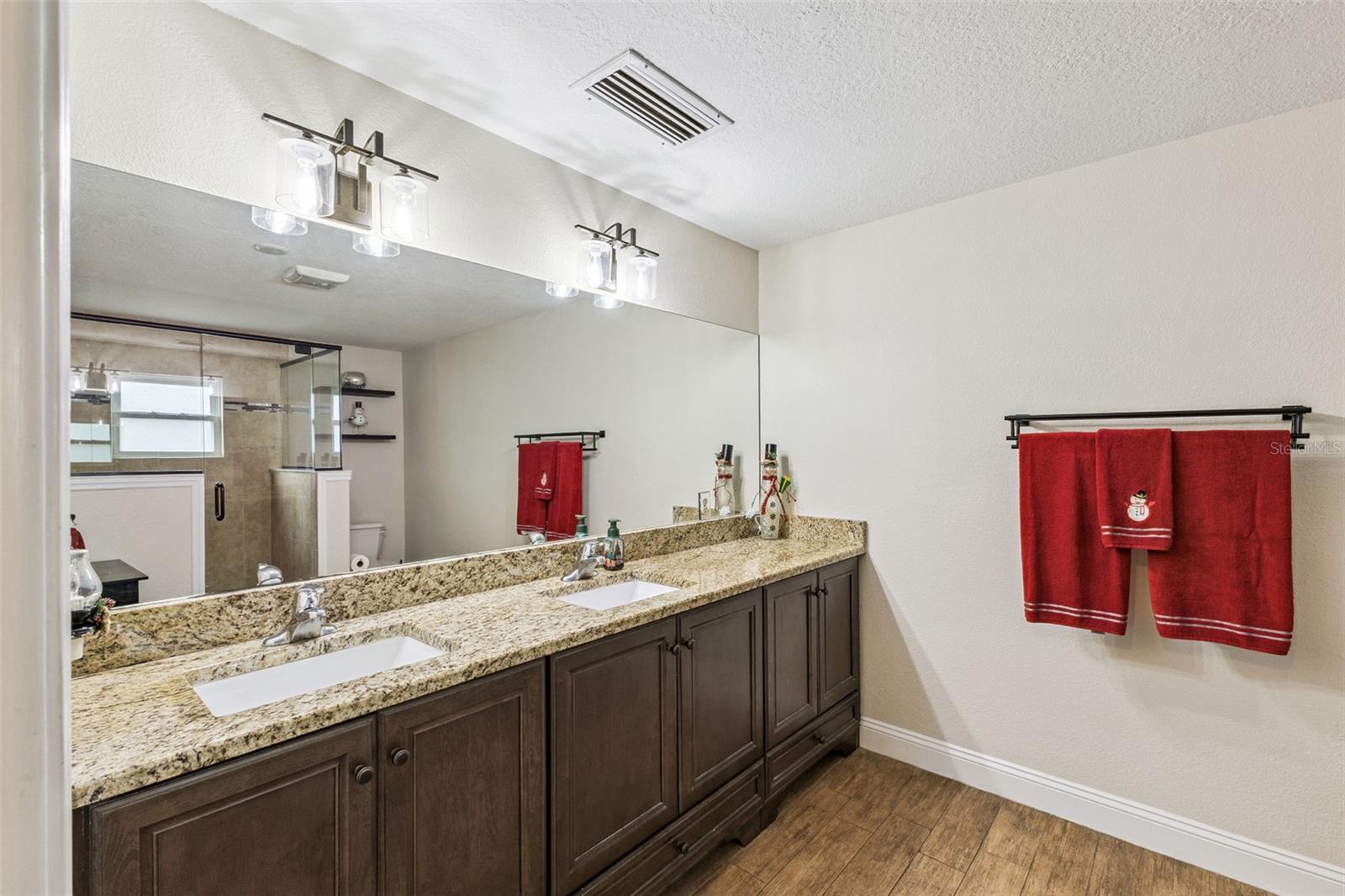 SANFORDS SUBSTANTIAL FARMS - Residential