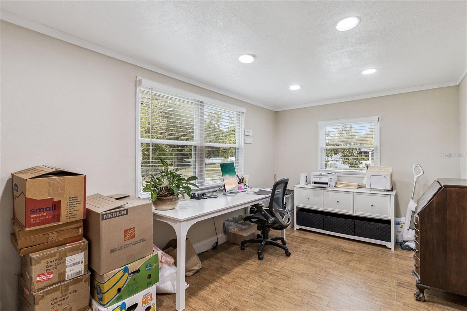 SANFORDS SUBSTANTIAL FARMS - Residential