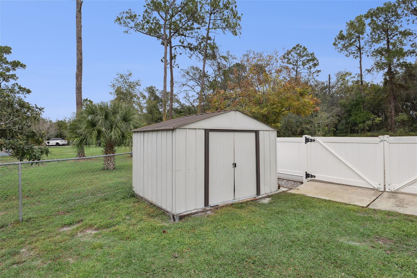 SANFORDS SUBSTANTIAL FARMS - Residential