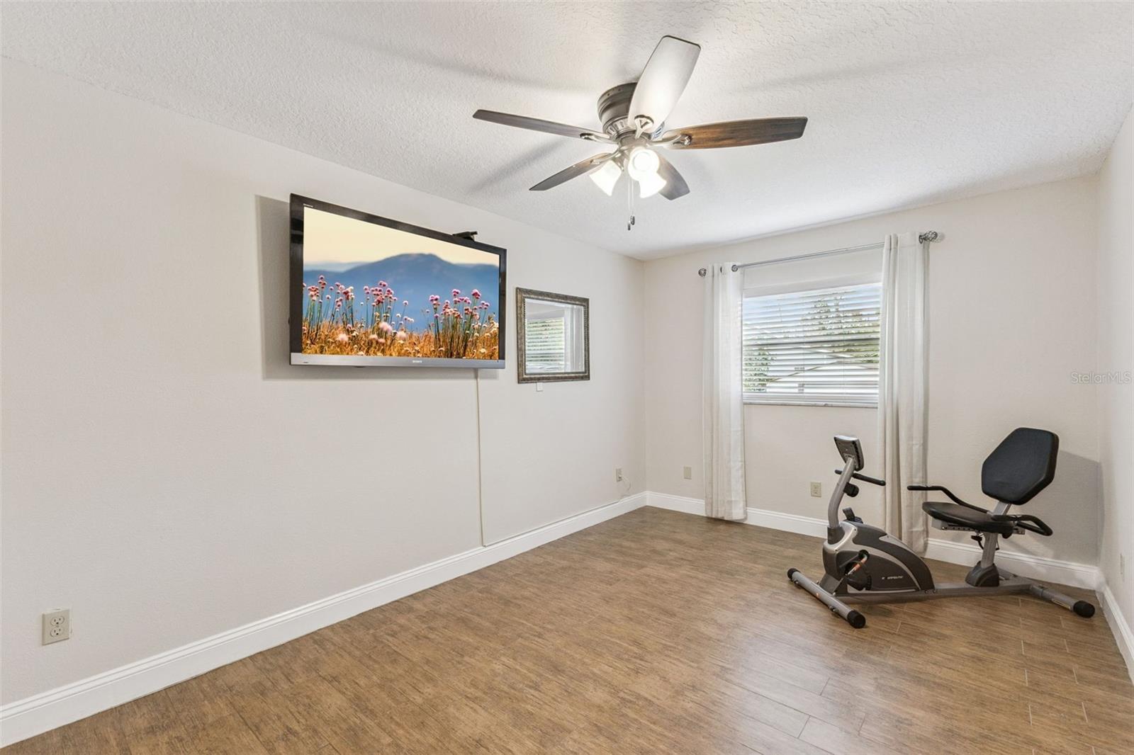 SANFORDS SUBSTANTIAL FARMS - Residential