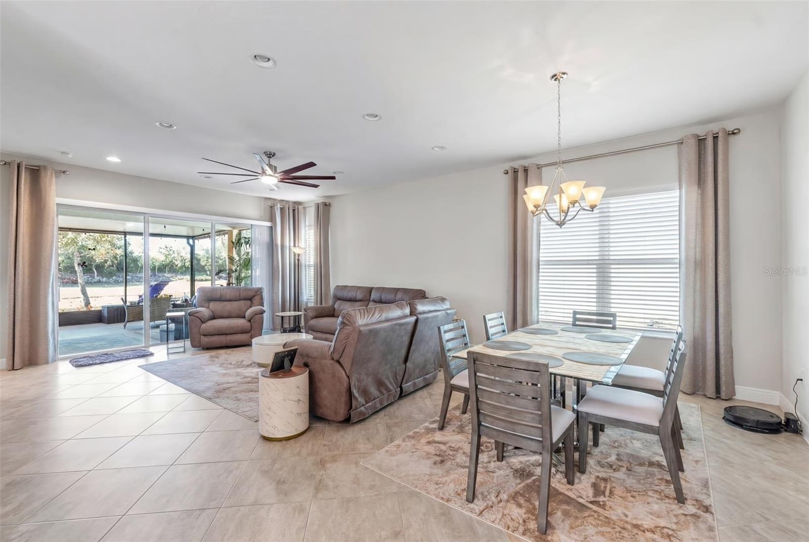 VALENCIA LAKES TR M - Residential