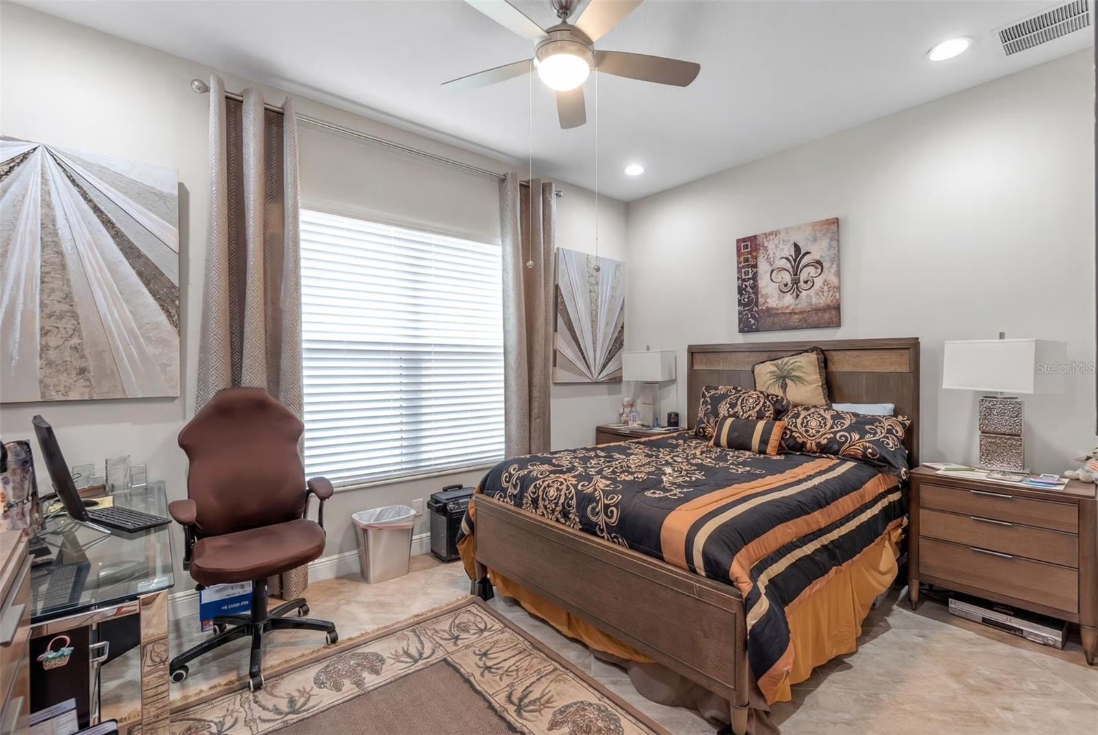 VALENCIA LAKES TR M - Residential