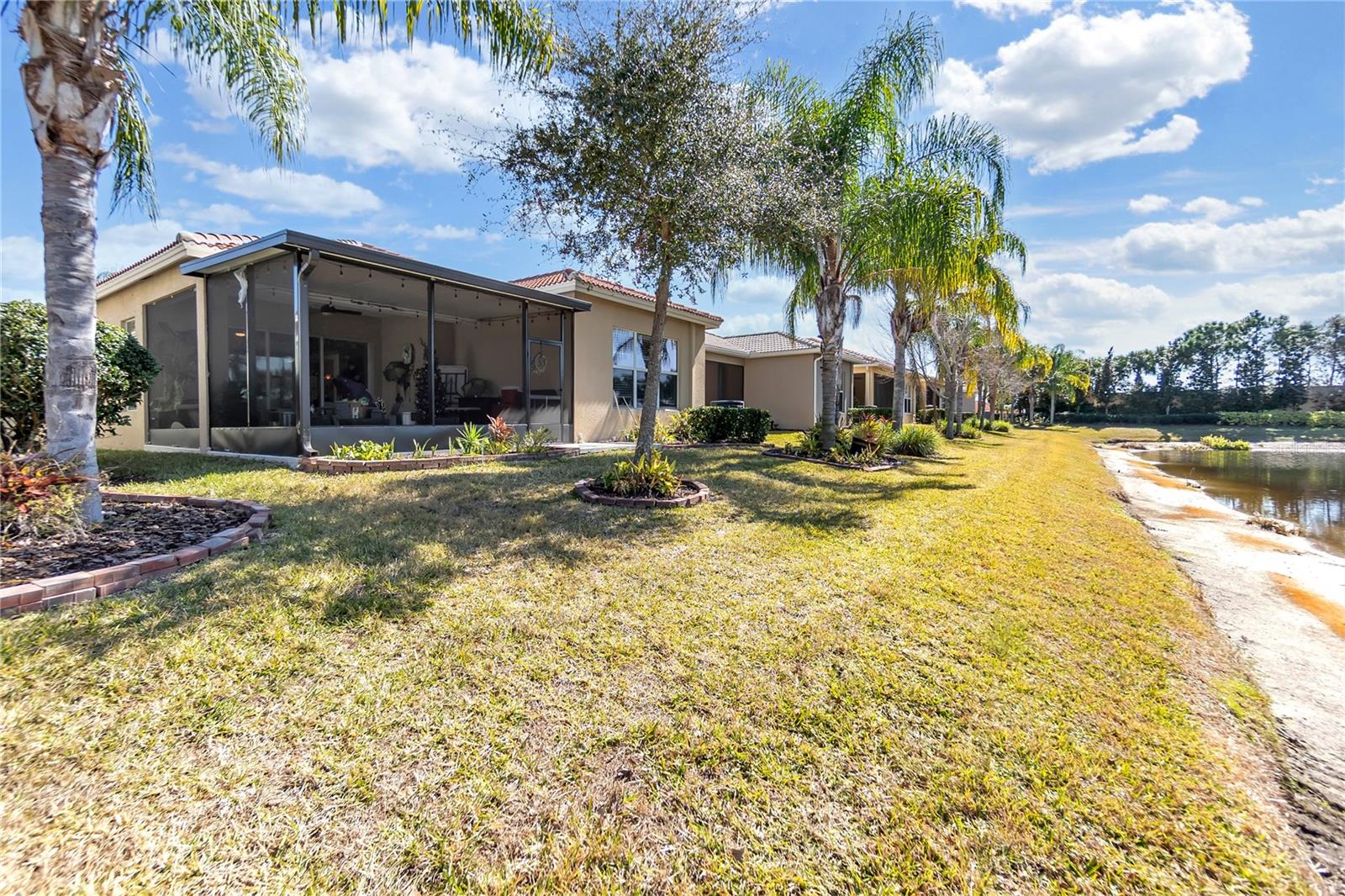 VALENCIA LAKES TR M - Residential