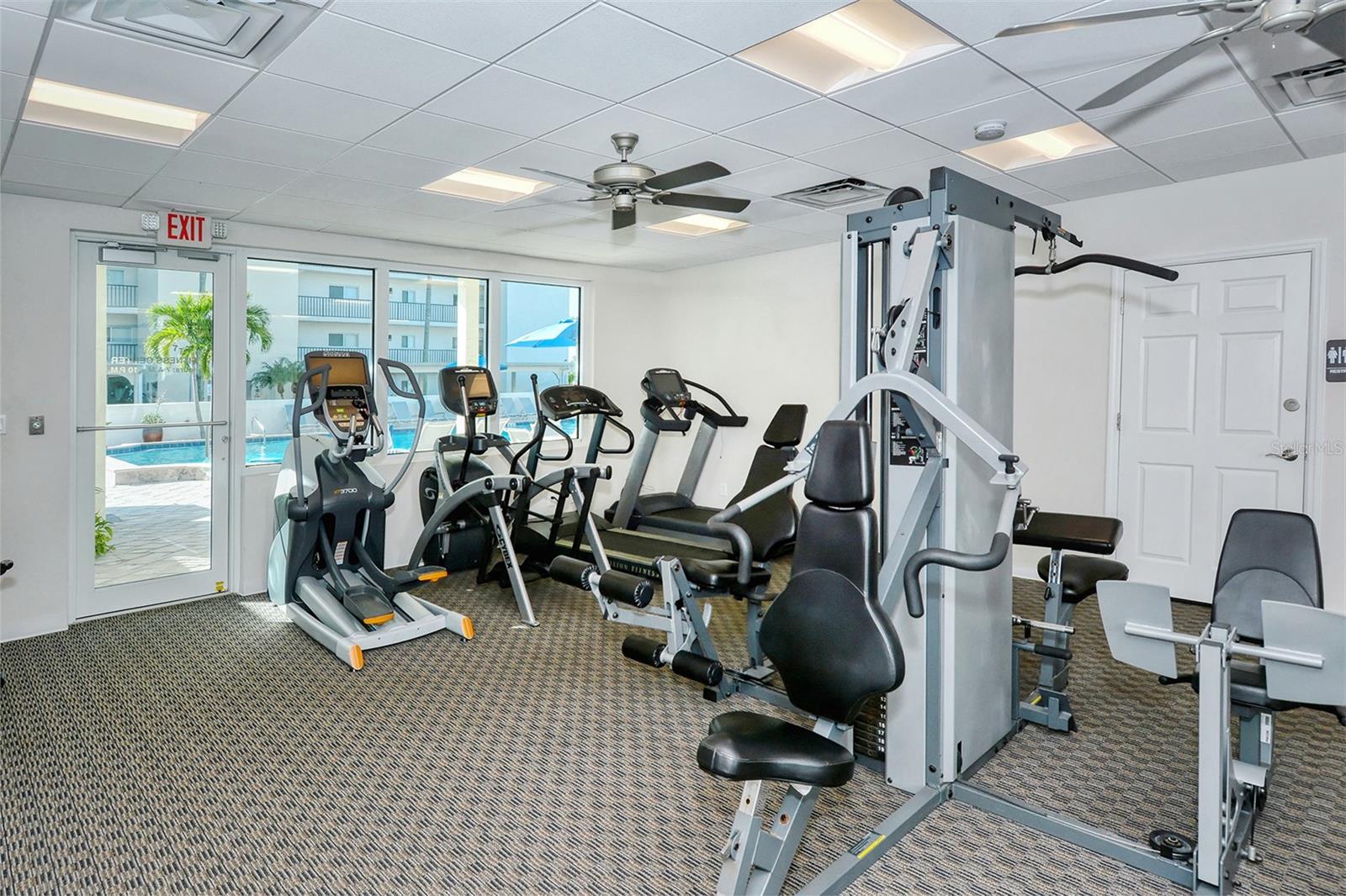 CRESCENT ROYALE 3 - Residential