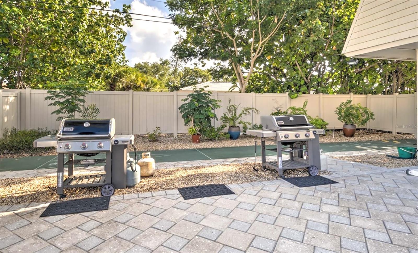 CRESCENT ROYALE 3 - Residential