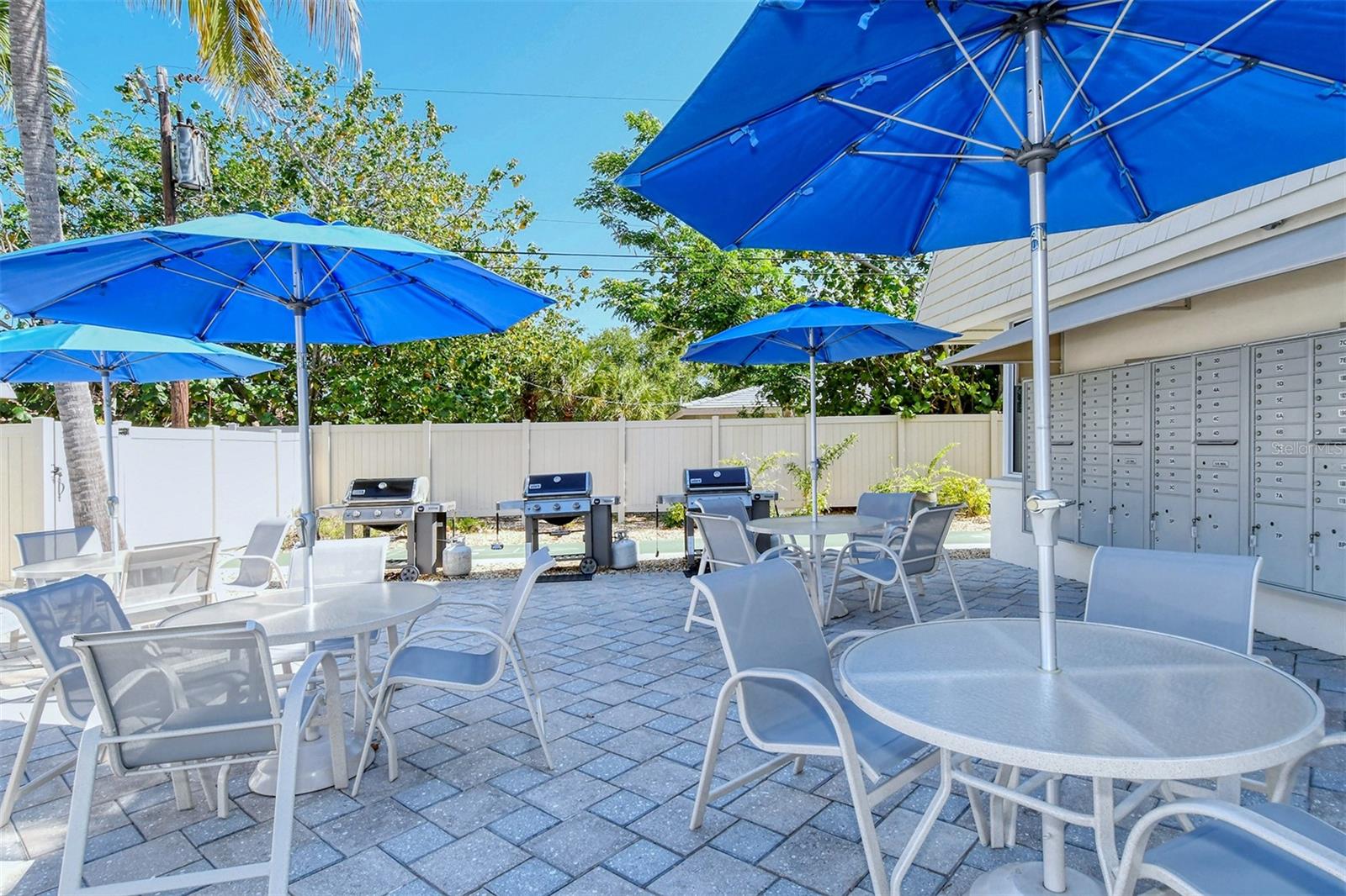 CRESCENT ROYALE 3 - Residential