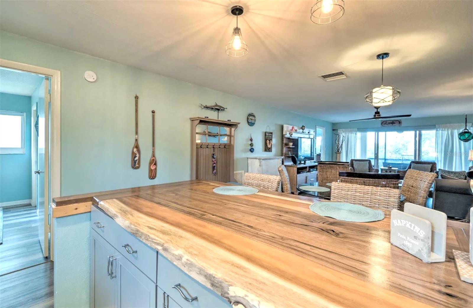 CRESCENT ROYALE 3 - Residential