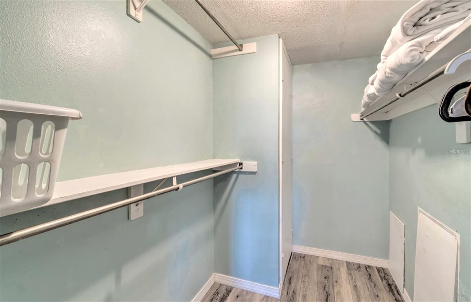 CRESCENT ROYALE 3 - Residential