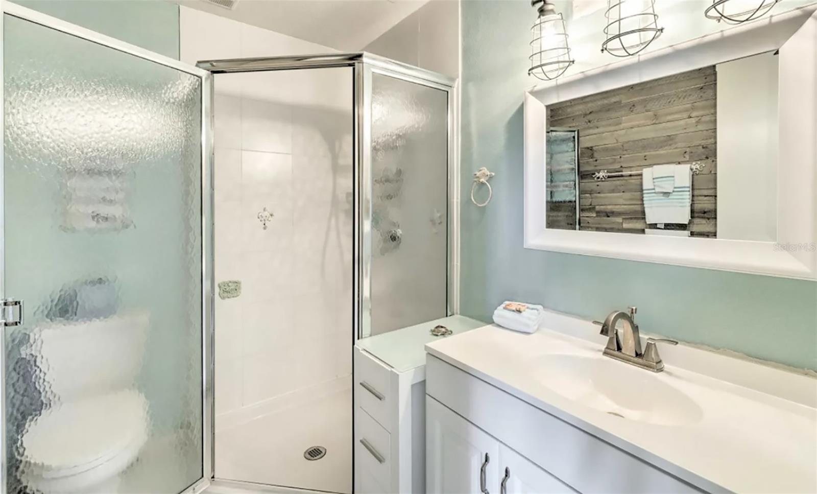 CRESCENT ROYALE 3 - Residential