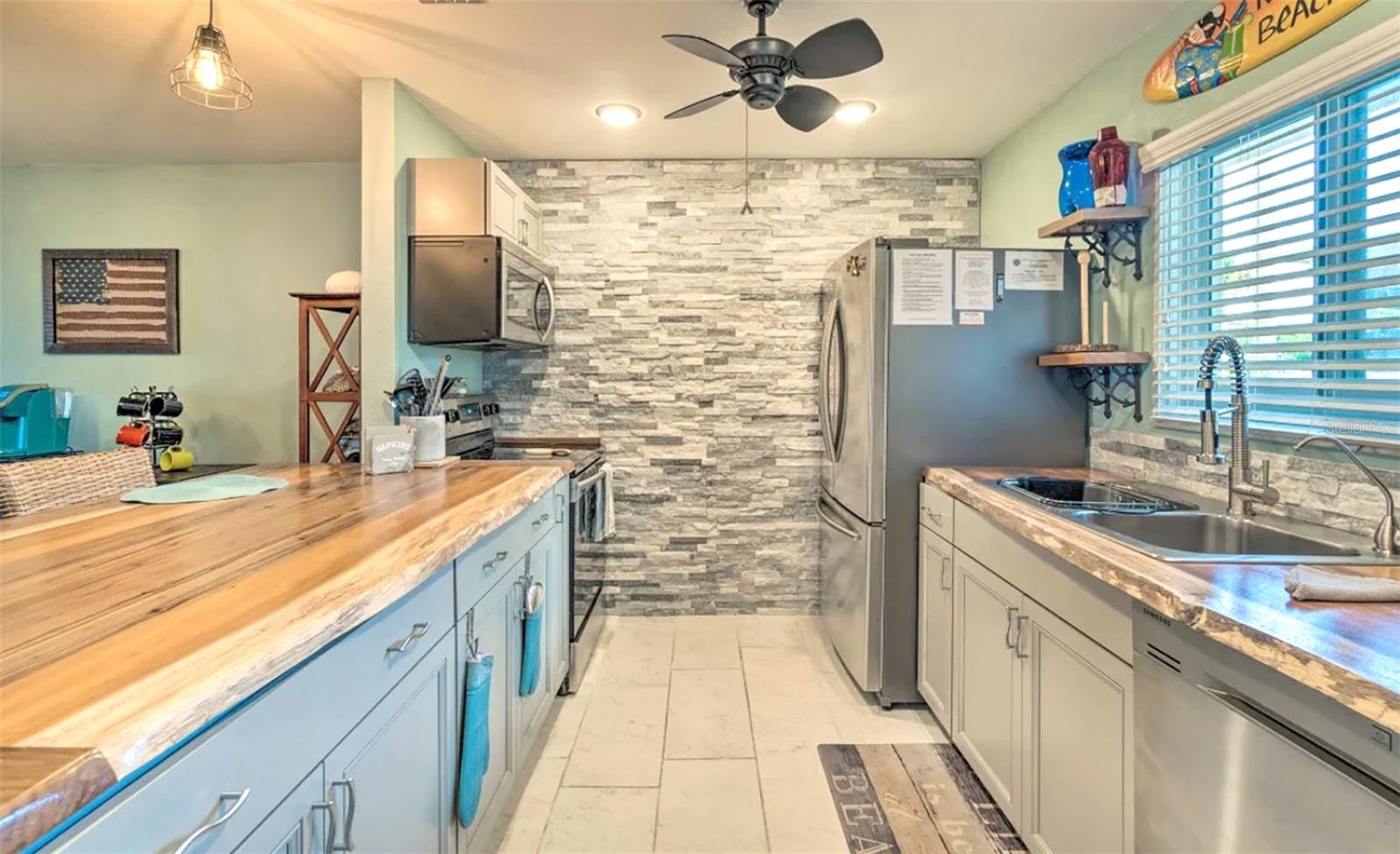 CRESCENT ROYALE 3 - Residential