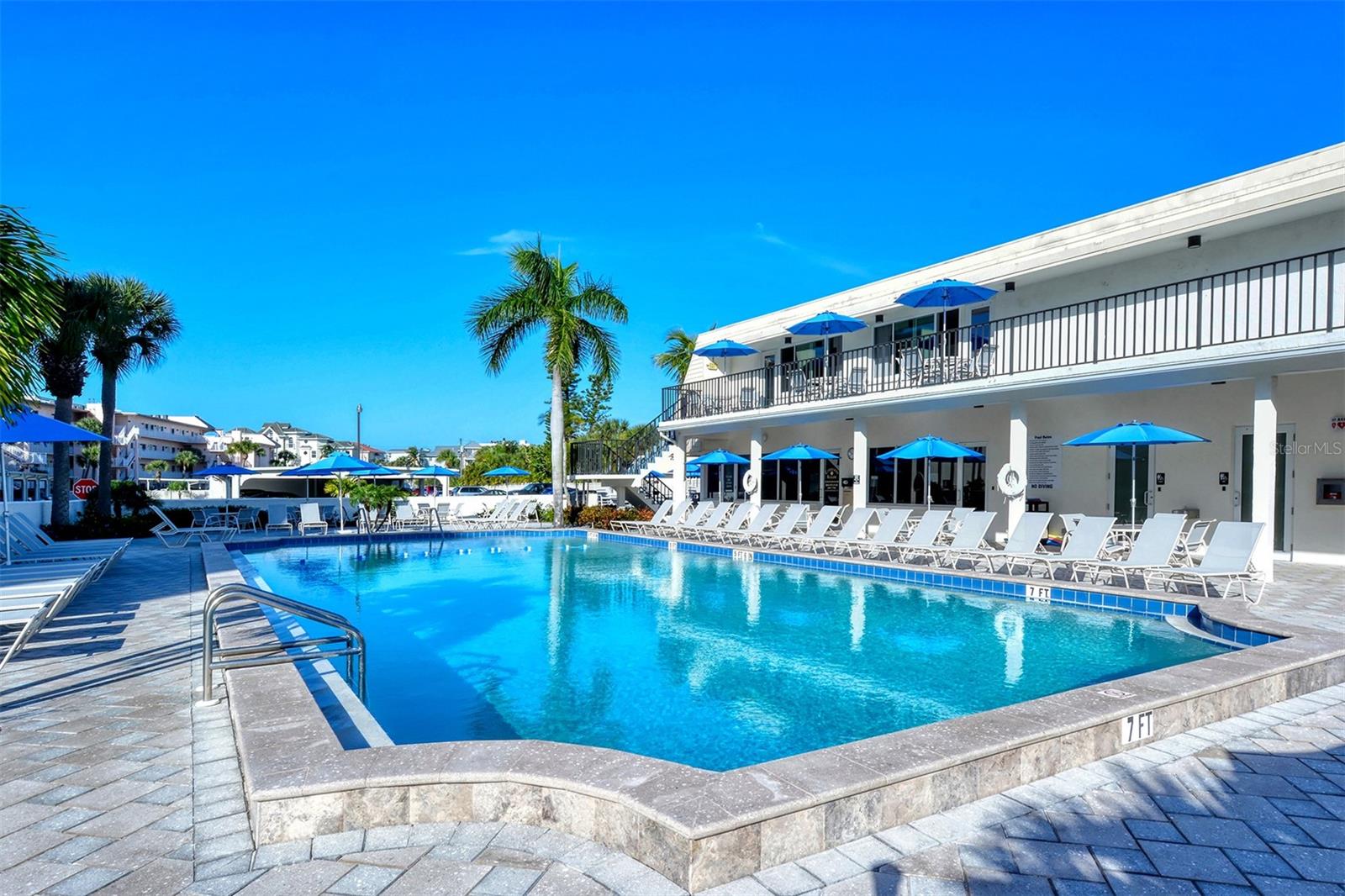 CRESCENT ROYALE 3 - Residential