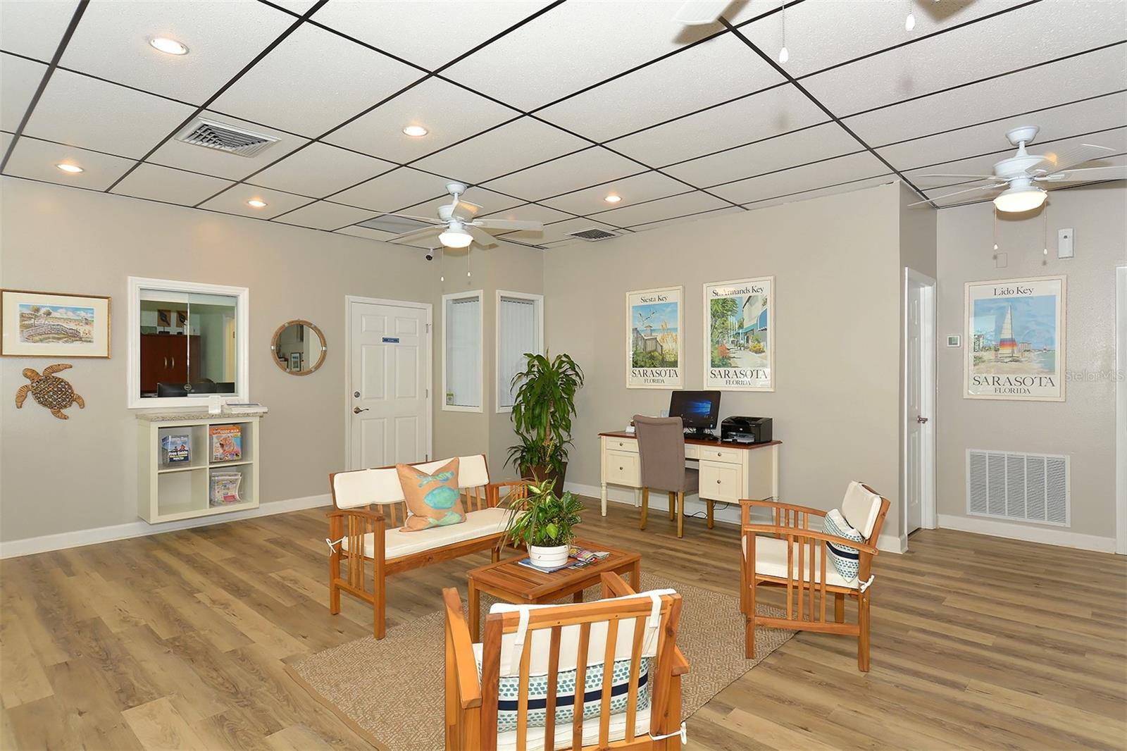 CRESCENT ROYALE 3 - Residential