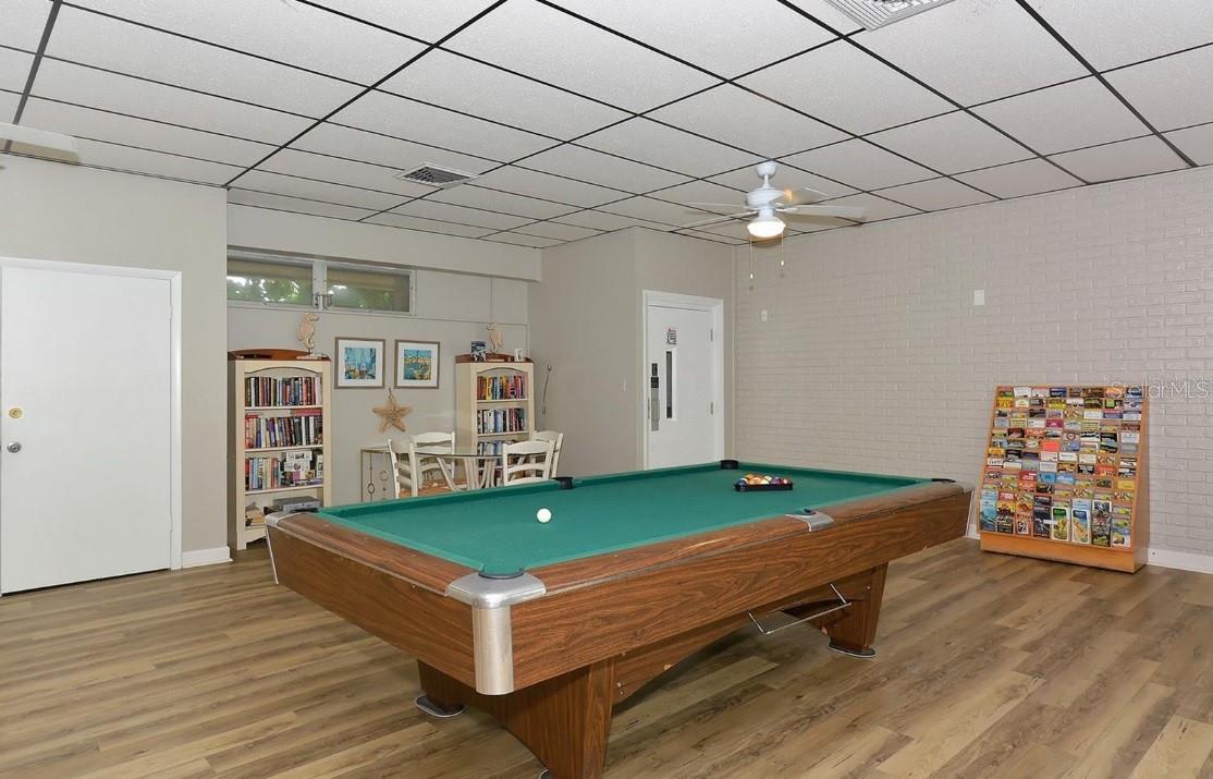 CRESCENT ROYALE 3 - Residential