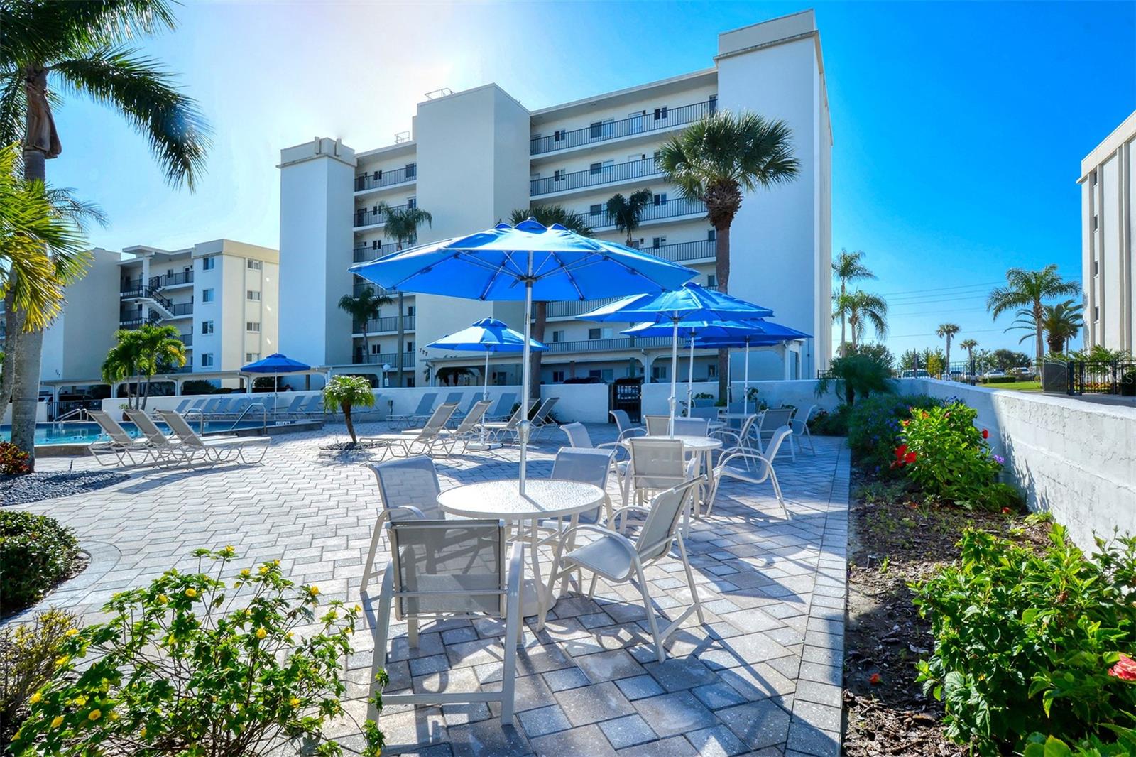 CRESCENT ROYALE 3 - Residential