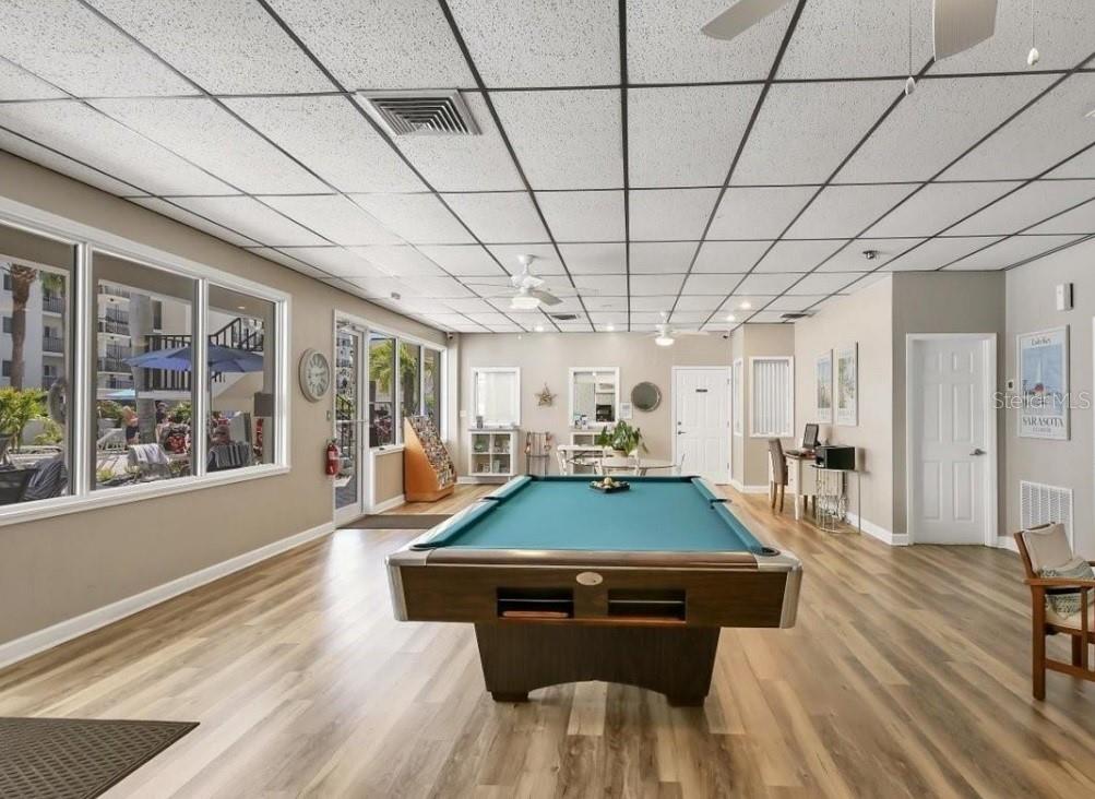 CRESCENT ROYALE 3 - Residential