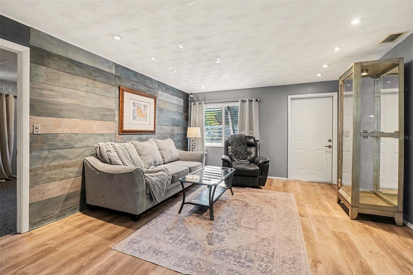 838 SPRING VIEW AVENUE NW