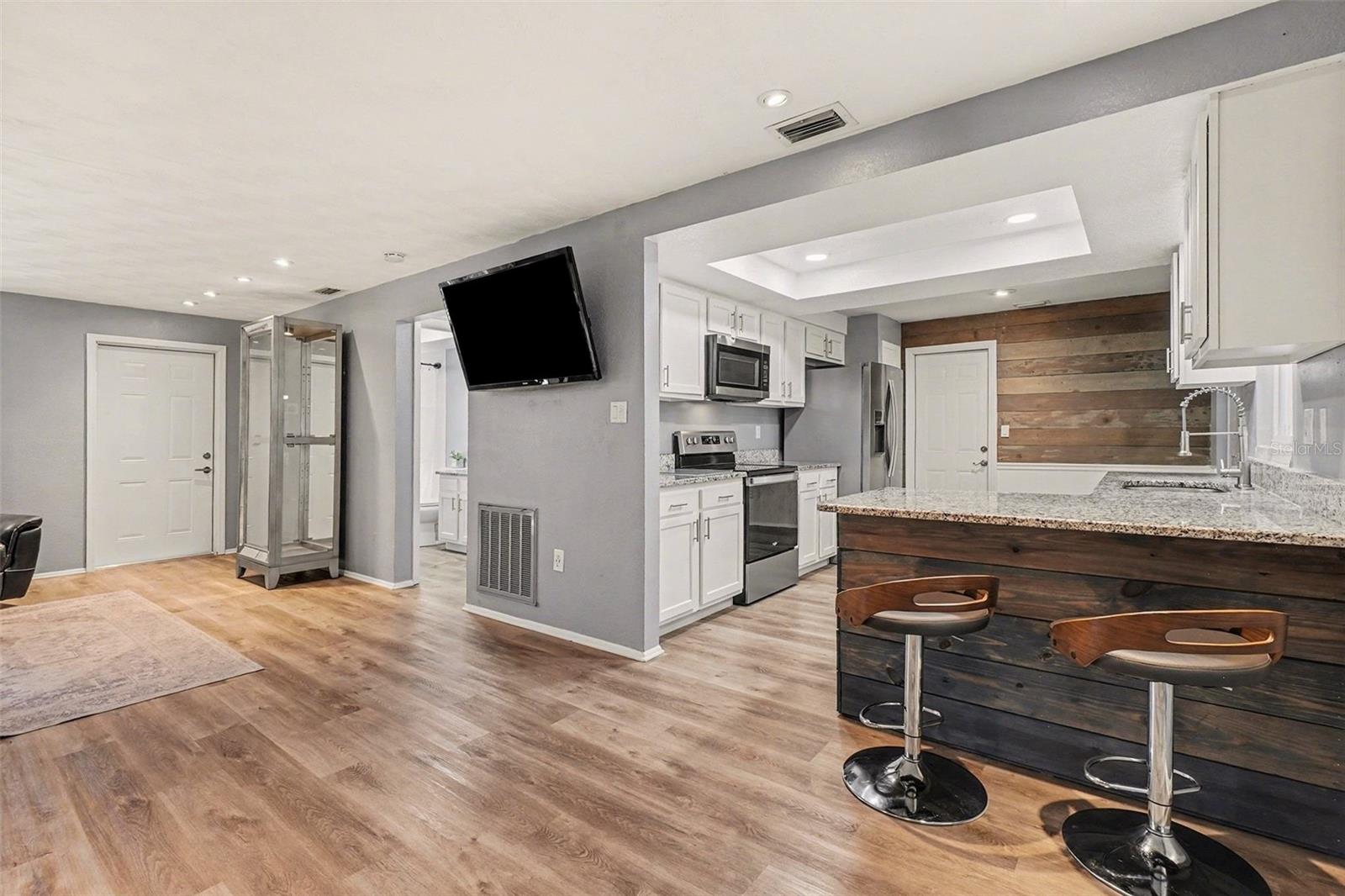 838 SPRING VIEW AVENUE NW