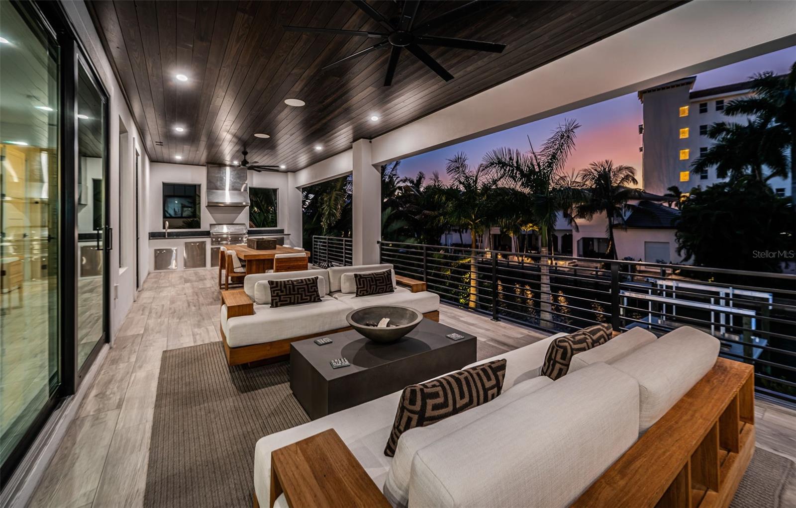 REDINGTON SHORES YACHT & TENNIS CLUB - Residential