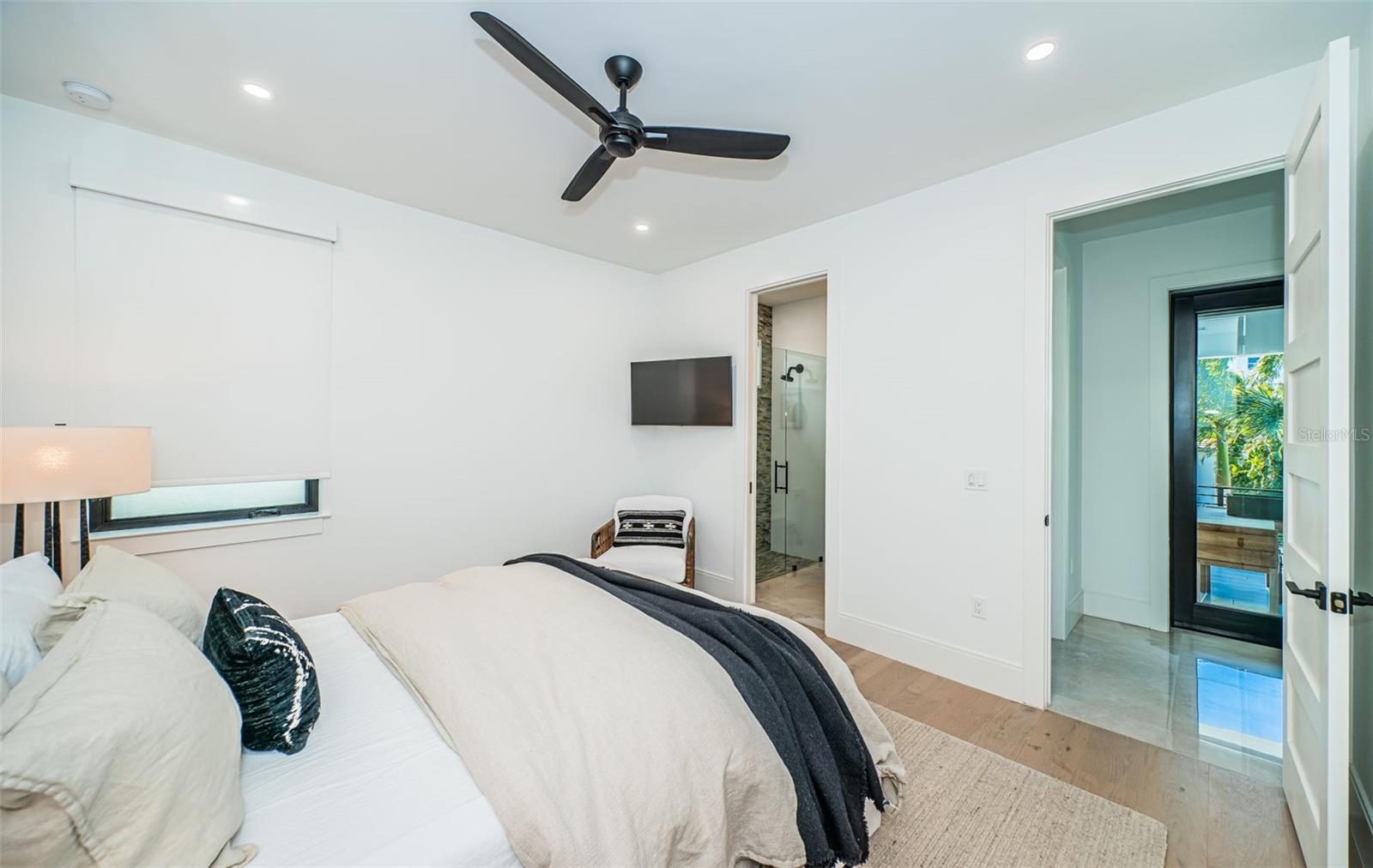 REDINGTON SHORES YACHT & TENNIS CLUB - Residential