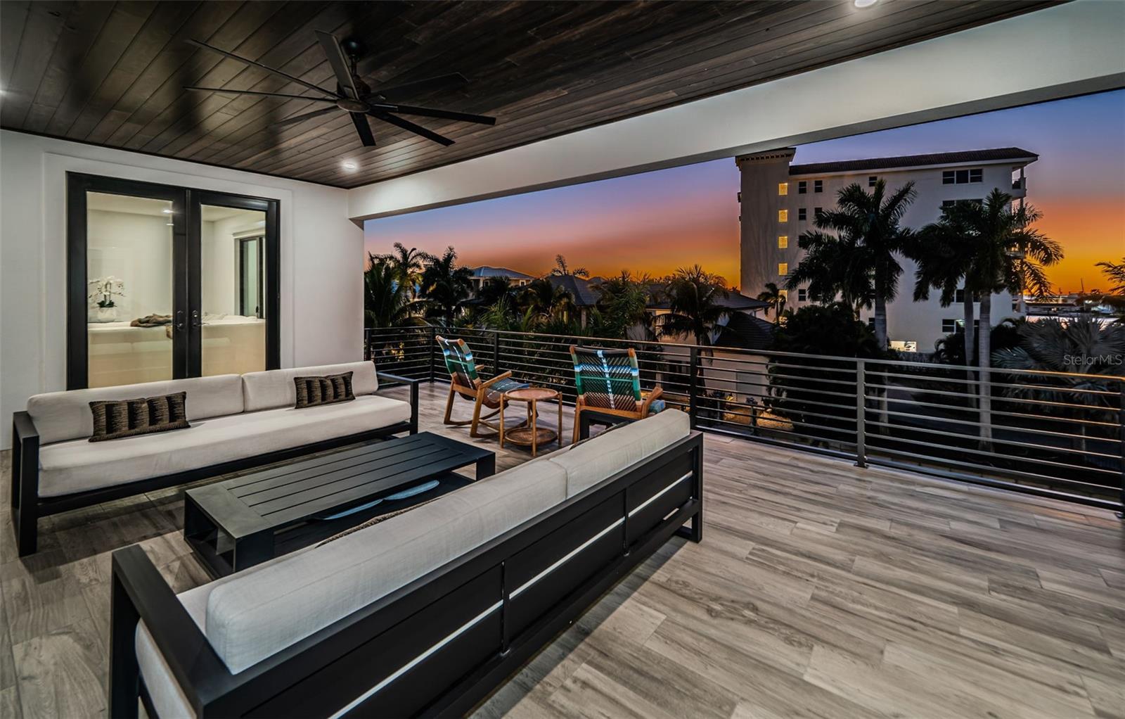 REDINGTON SHORES YACHT & TENNIS CLUB - Residential