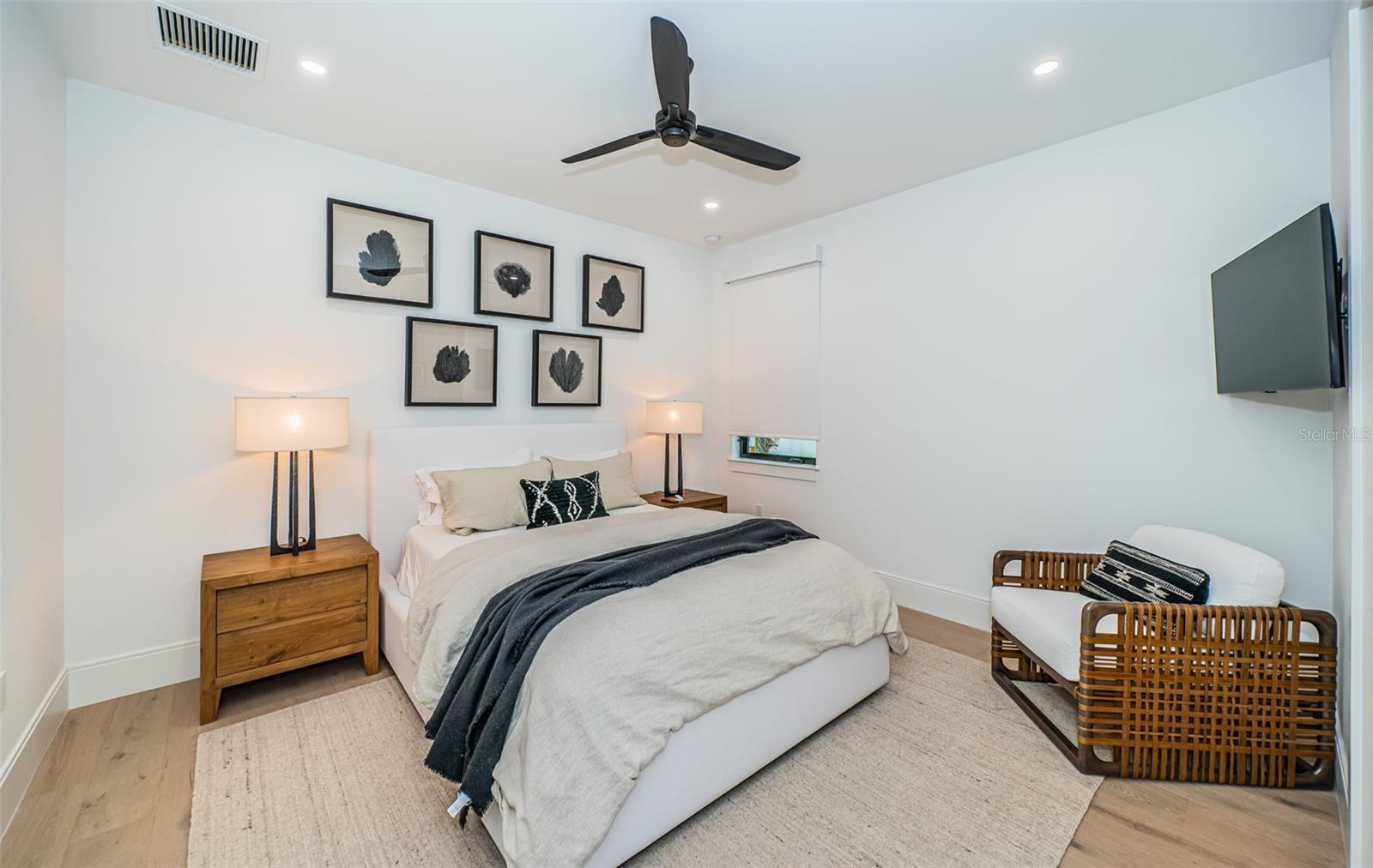 REDINGTON SHORES YACHT & TENNIS CLUB - Residential