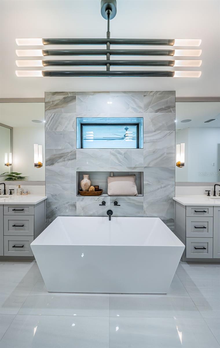 REDINGTON SHORES YACHT & TENNIS CLUB - Residential