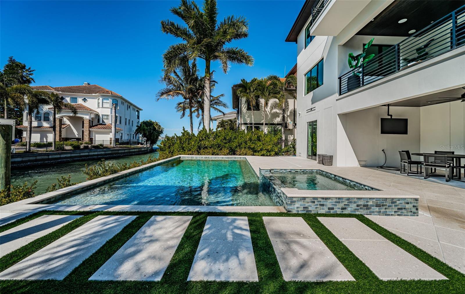 REDINGTON SHORES YACHT & TENNIS CLUB - Residential