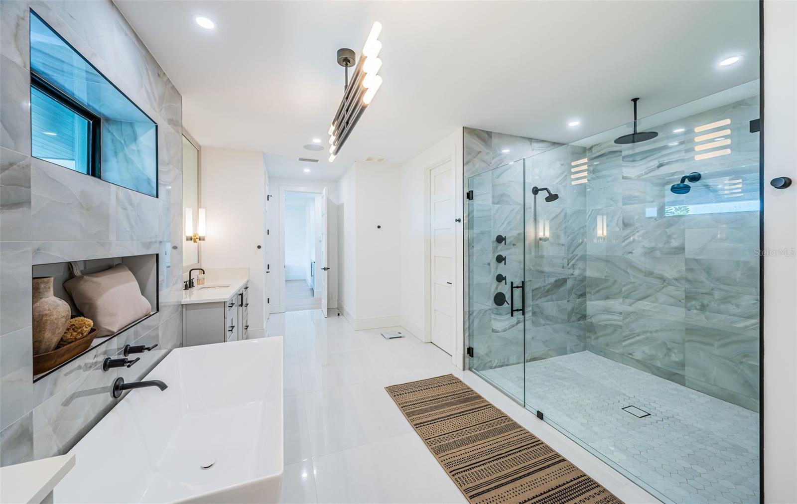 REDINGTON SHORES YACHT & TENNIS CLUB - Residential