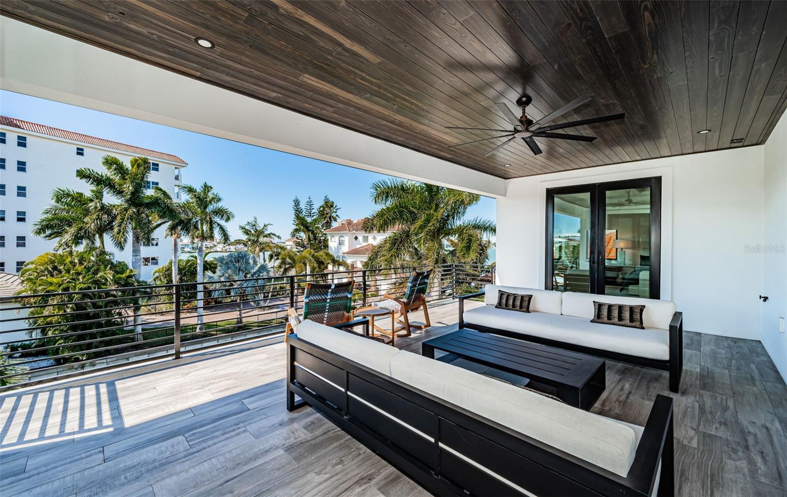 REDINGTON SHORES YACHT & TENNIS CLUB - Residential